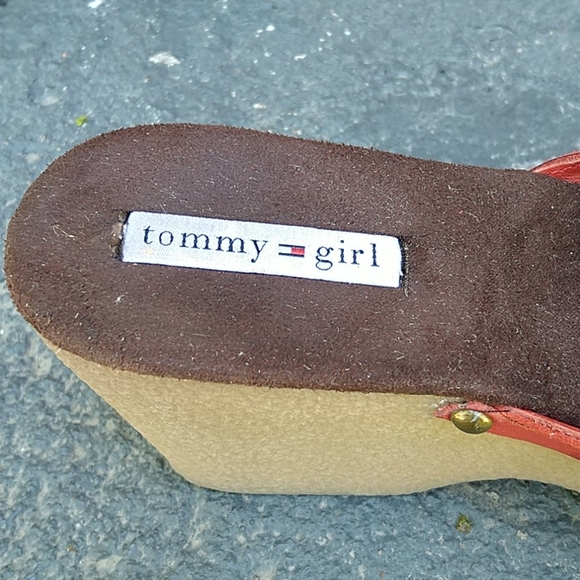 Tommy Girl Platform Clogs - Picture 4 of 8